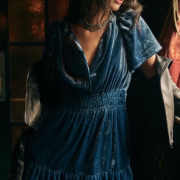 The Somerset Mini Dress: Velvet Edition - Picture 2 of 6